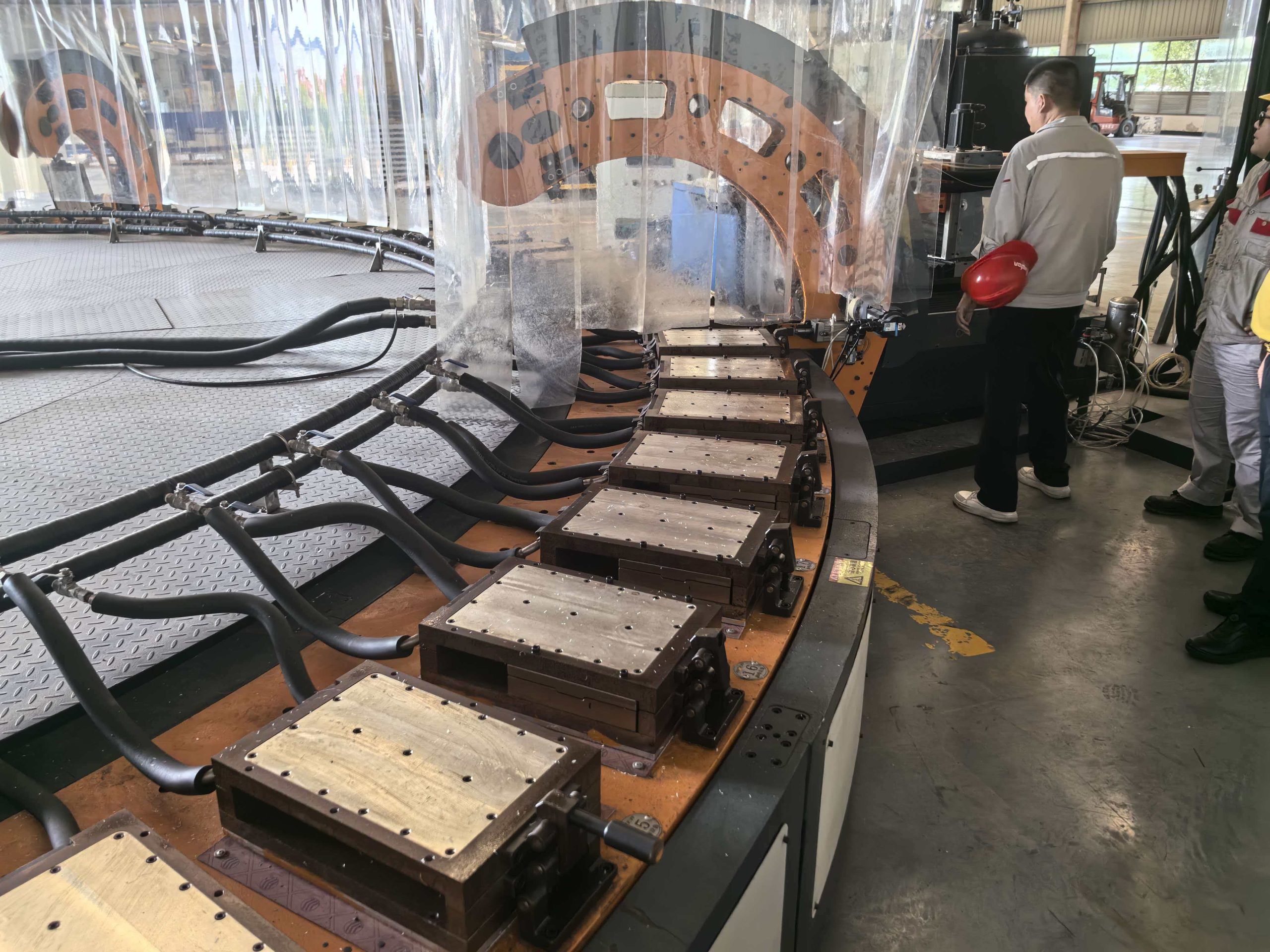 河北中小型轨垫厂半自动化升级与标准化生产项目
